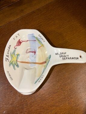 No-Drip Gravy Separator - White Ceramic with Florida Design Flamingo